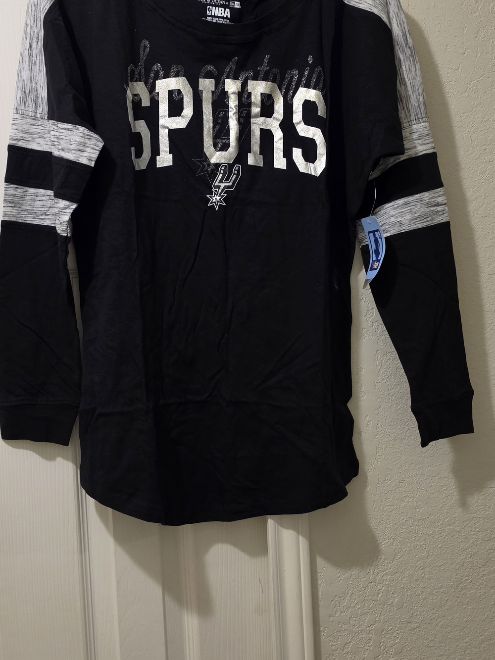 San Antonio Spurs NBA Long Sleeve Tee Size S- Black & Heather Gray
